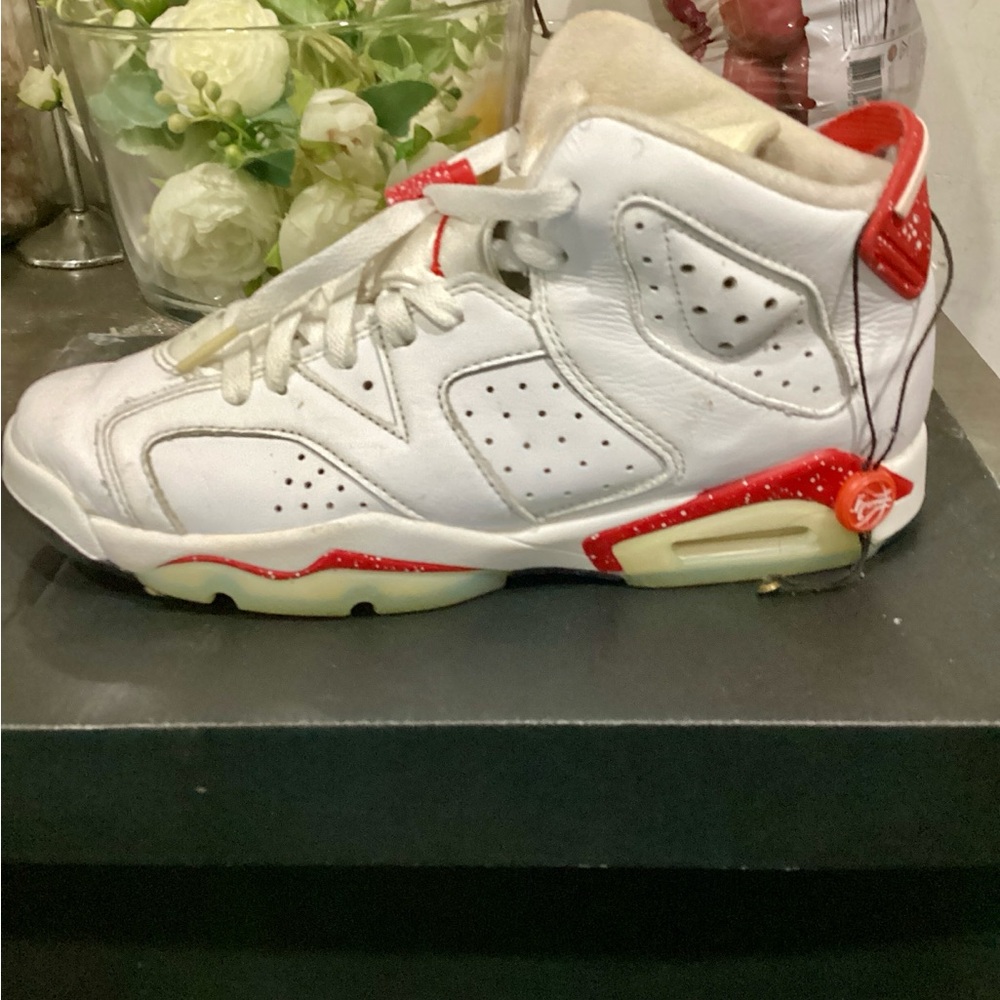WHITE AND ORANGE JORDANS